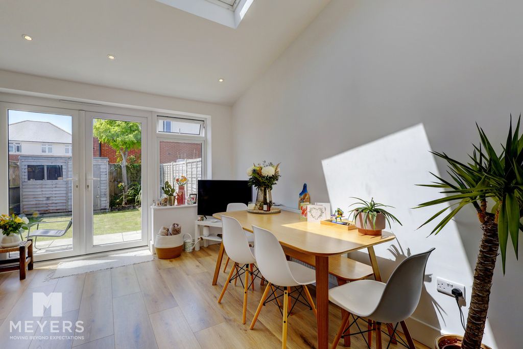 Property photo 2 of 34