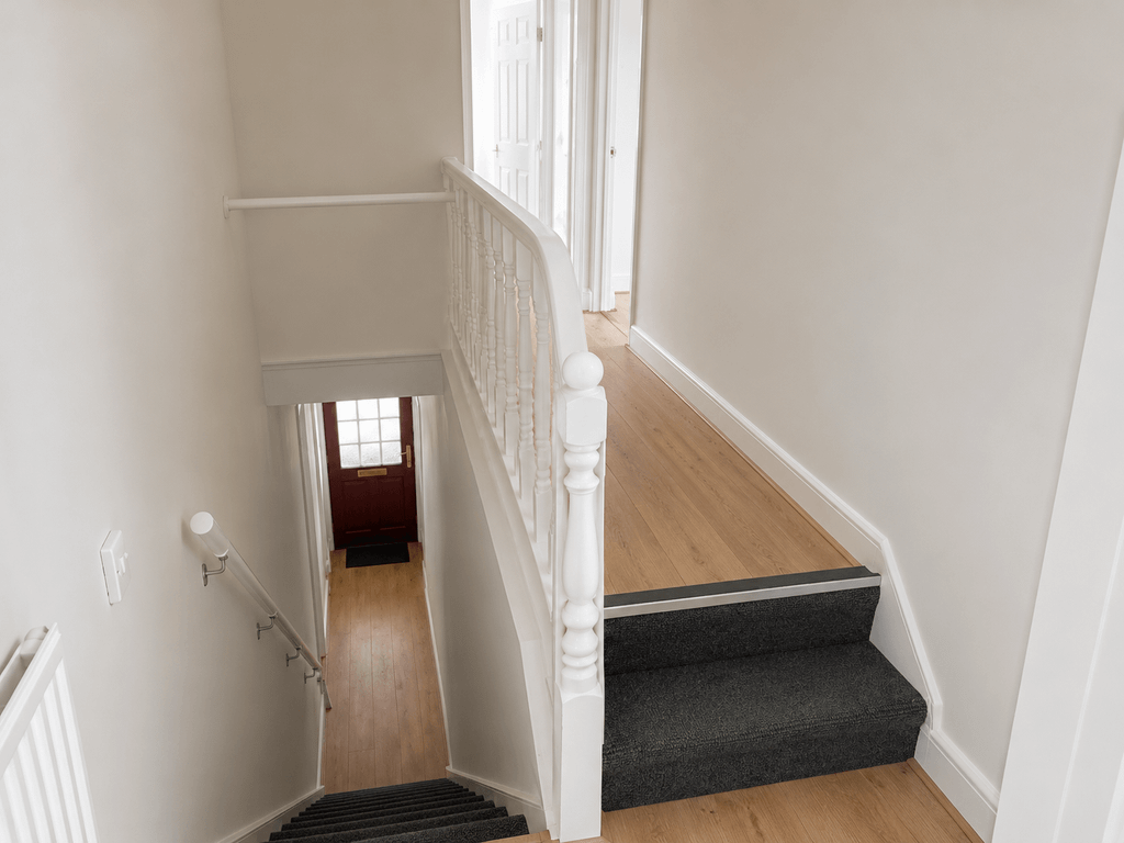 Property photo 3 of 5 3827A9Cb-E023-4742-9875-97Cad5F4Aca7