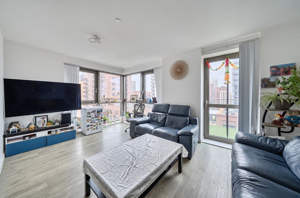 Property photo 3 of 22 1466793-11-6A205E...
