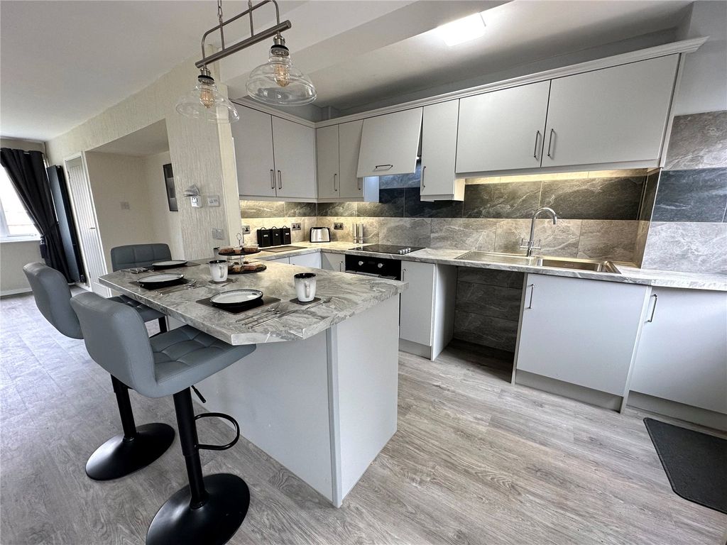 Property photo 2 of 15 Picture No. 04