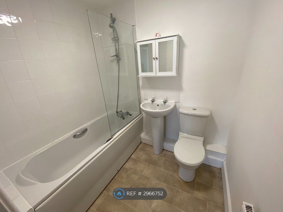 Property photo 3 of 8 Bathroom