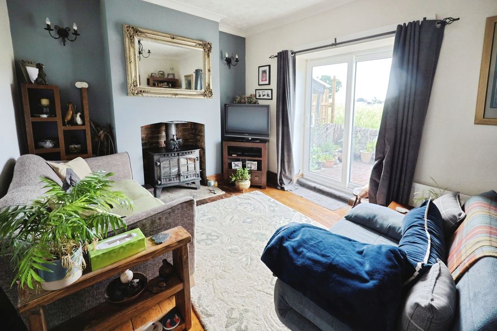Property photo 2 of 11 Pbox-Img.Jpg