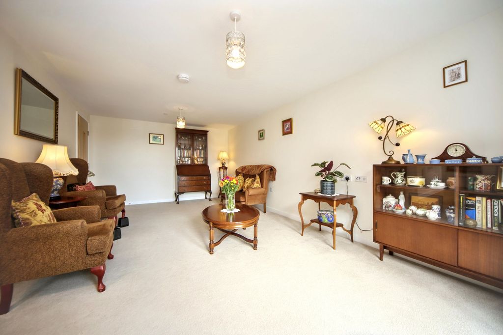 Property photo 2 of 24