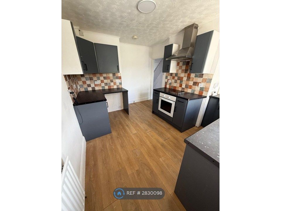 Property photo 3 of 32