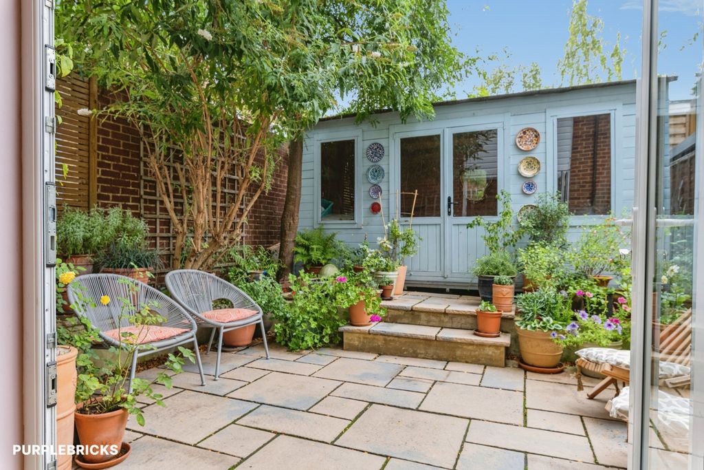 Property photo 2 of 28 Garden