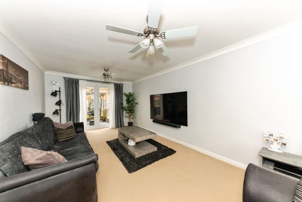 Property photo 3 of 19