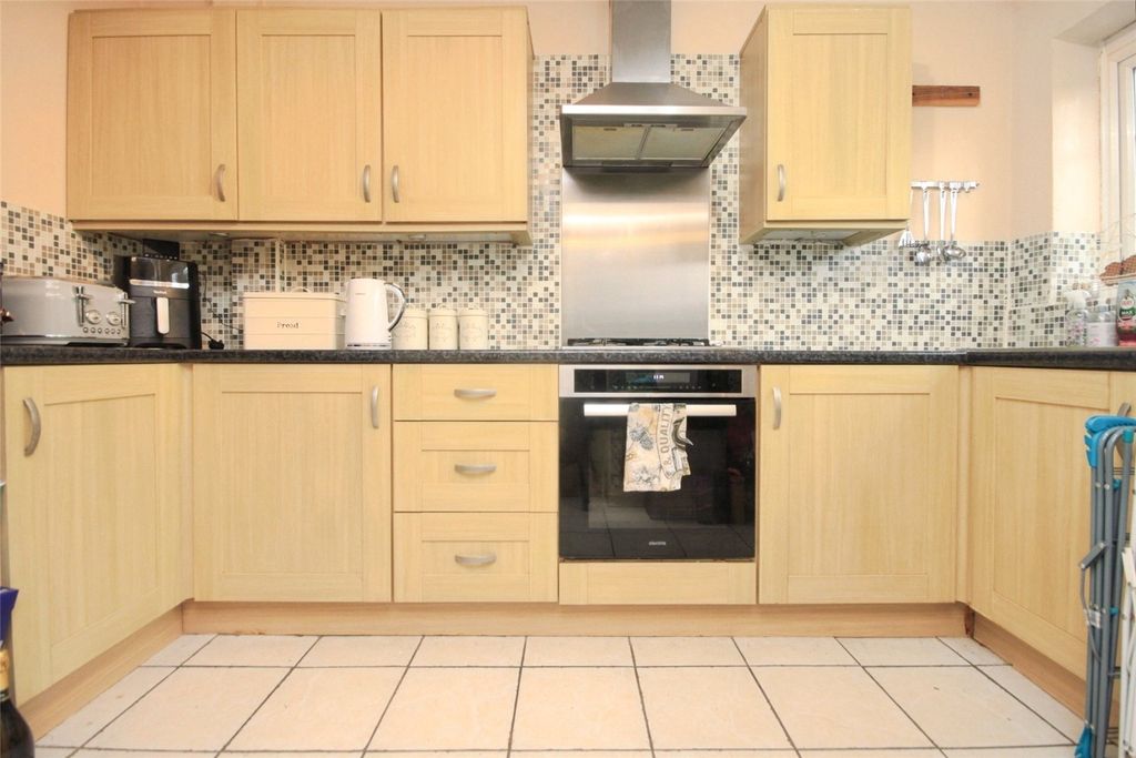 Property photo 2 of 14 Kitchen