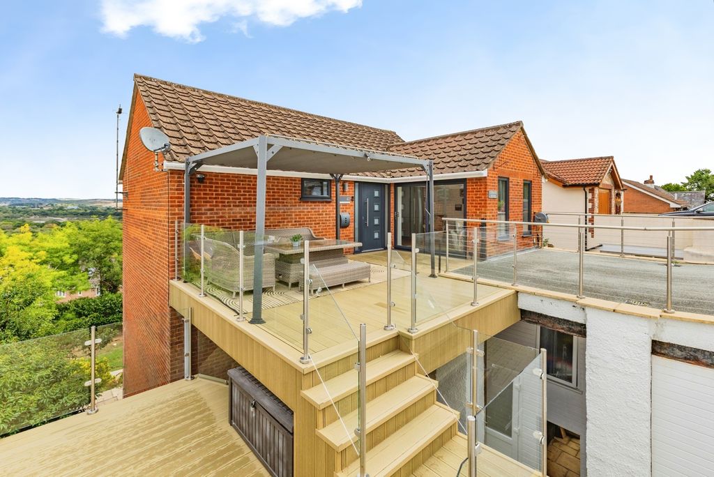 Property photo 3 of 36 Pbox-Img.Jpg