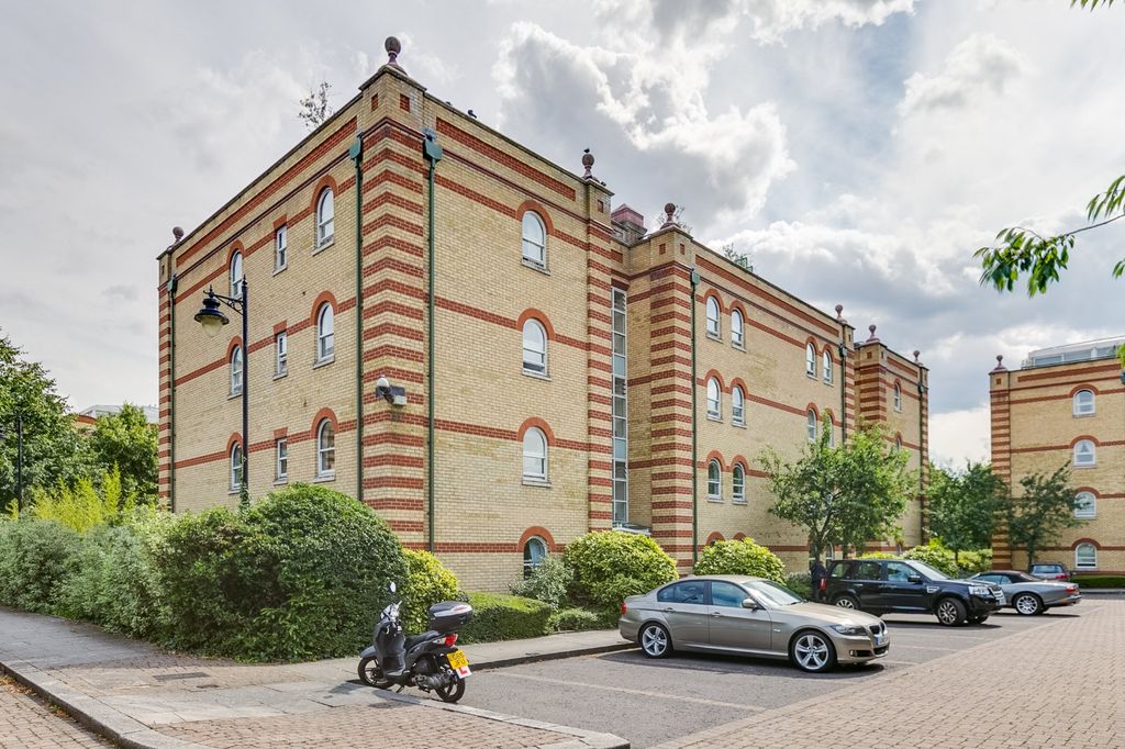 Property photo 1 of 12