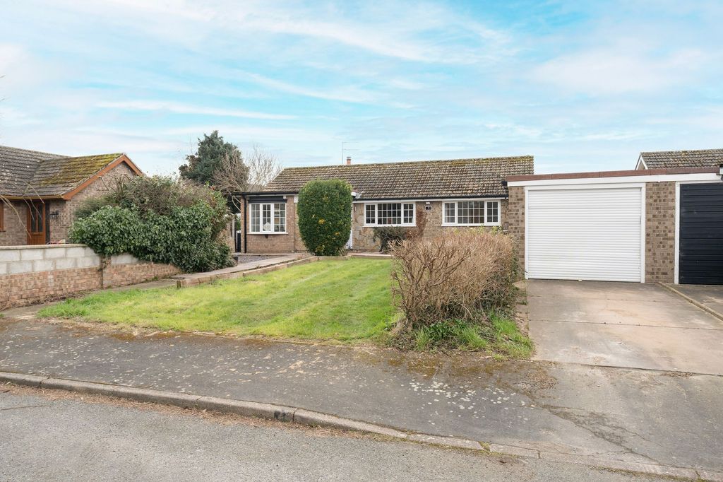 Property photo 1 of 27