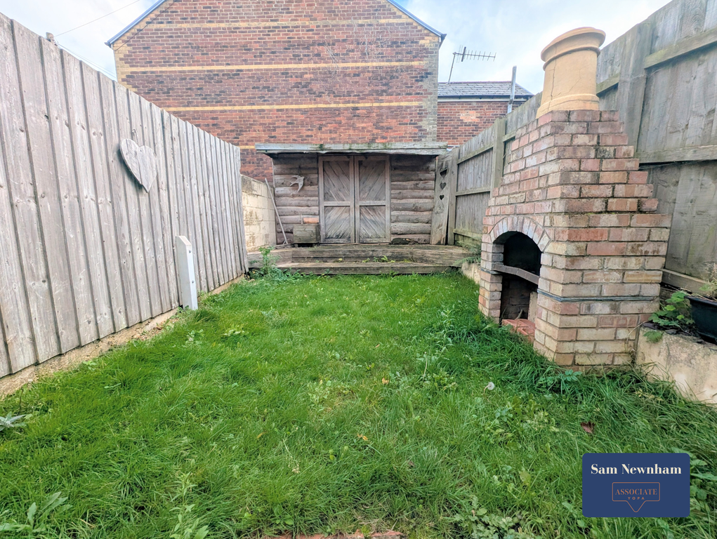 Property photo 2 of 12 Garden