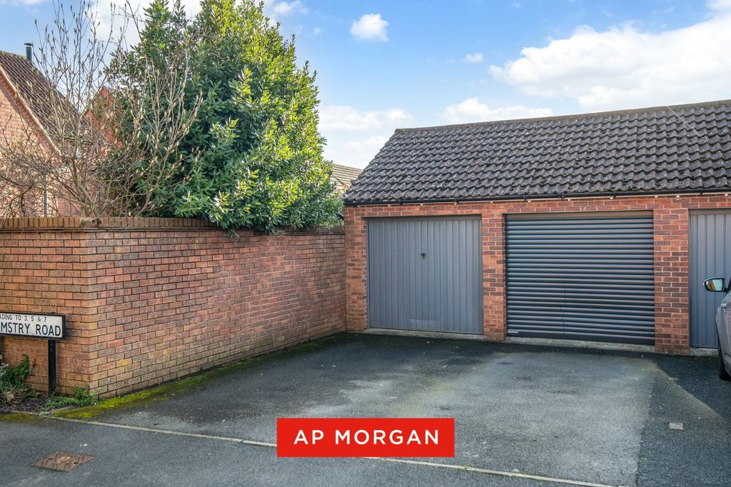 Property photo 2 of 28 Picture No. 29