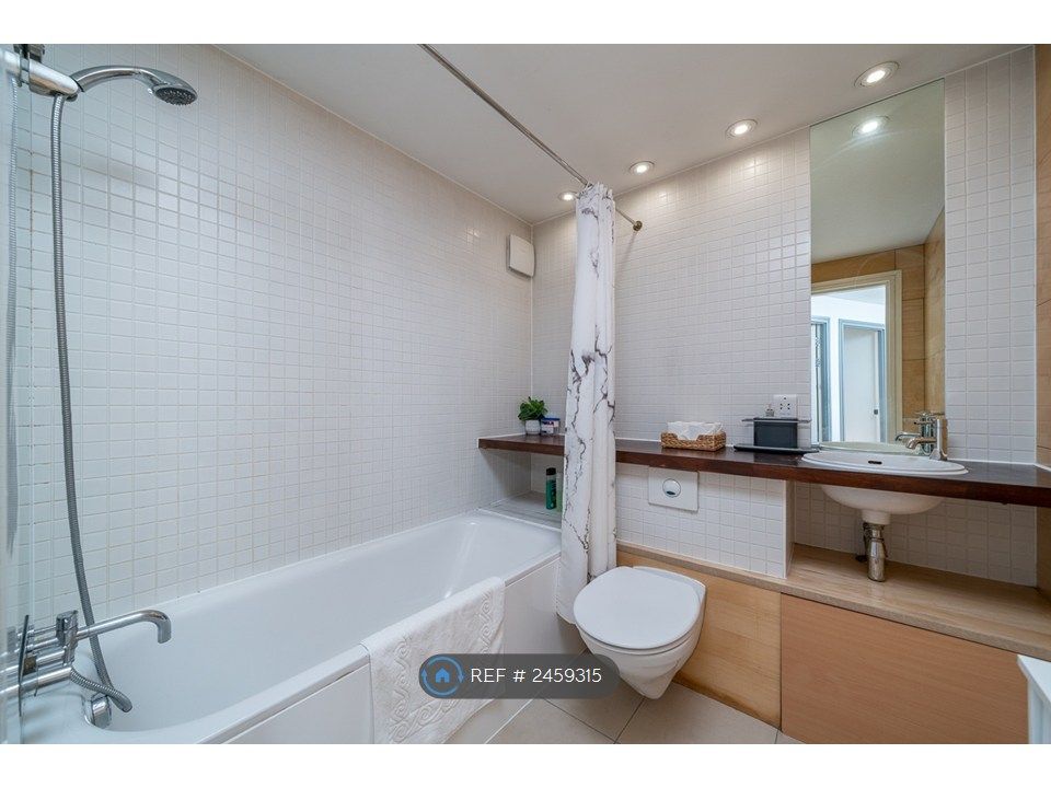 Property photo 2 of 28 Bathroom