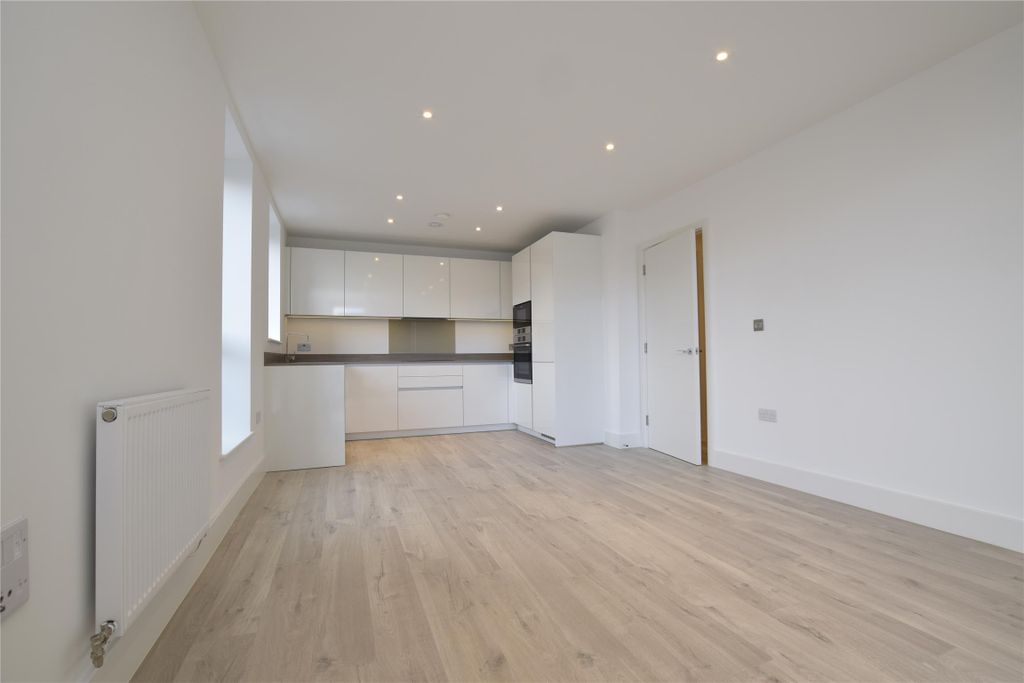 Property photo 3 of 12 Living/Kitchen