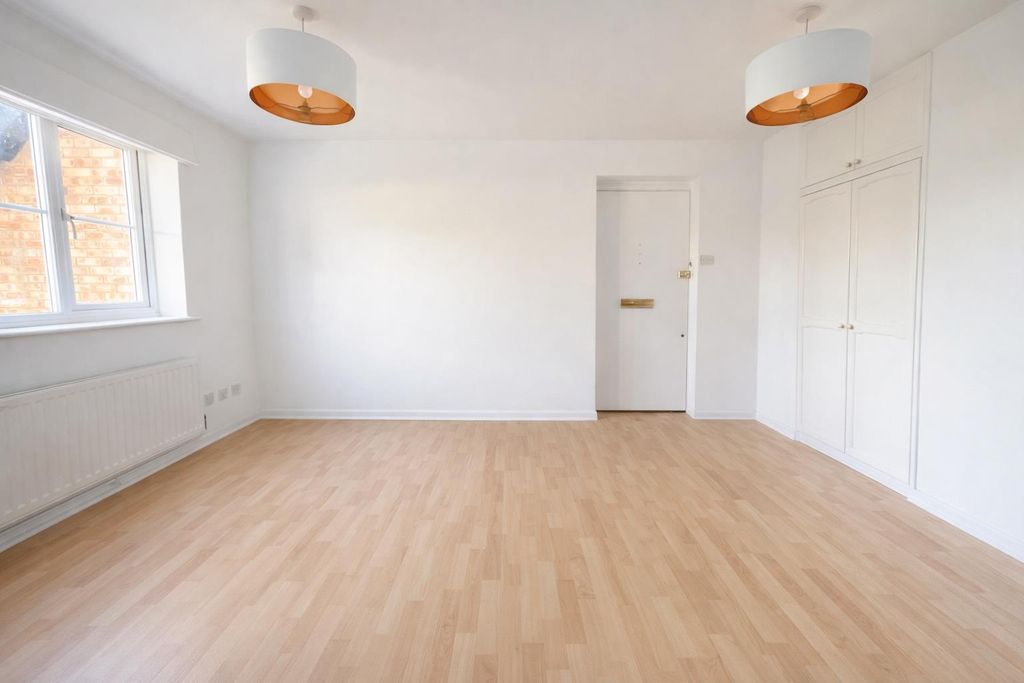 Property photo 2 of 7 Studio1.Jpg