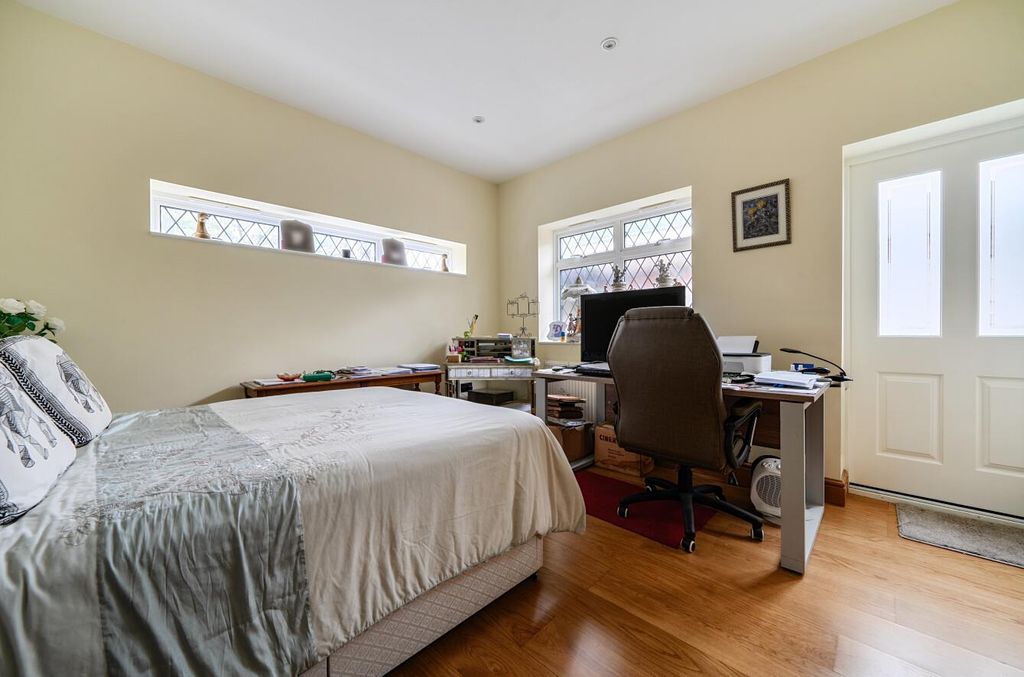 Additional image 13 of 5 bed property for saleCanons Drive, Edgware HA8