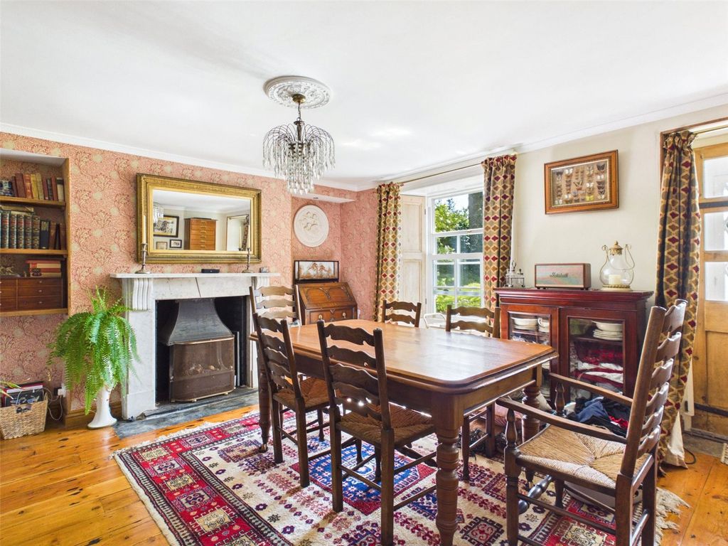 Property photo 3 of 27 Dining Room