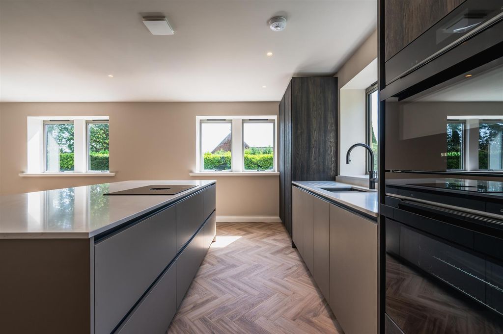 Property photo 1 of 27 Living Kitchen