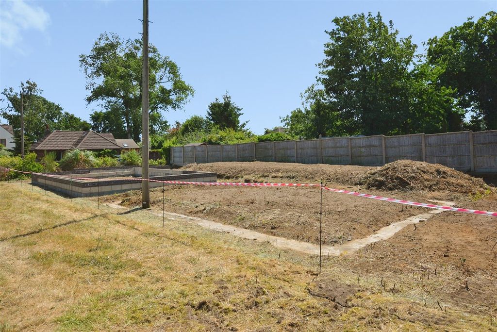 Property photo 2 of 3 Plot