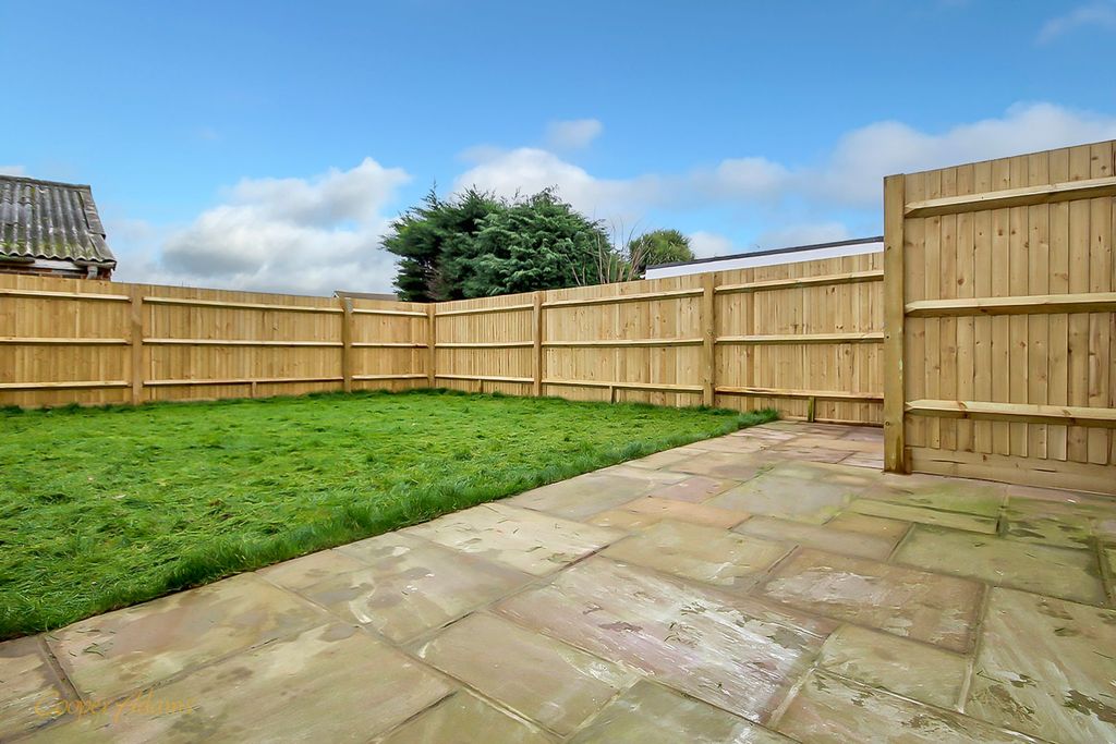 Property photo 3 of 12 Garden