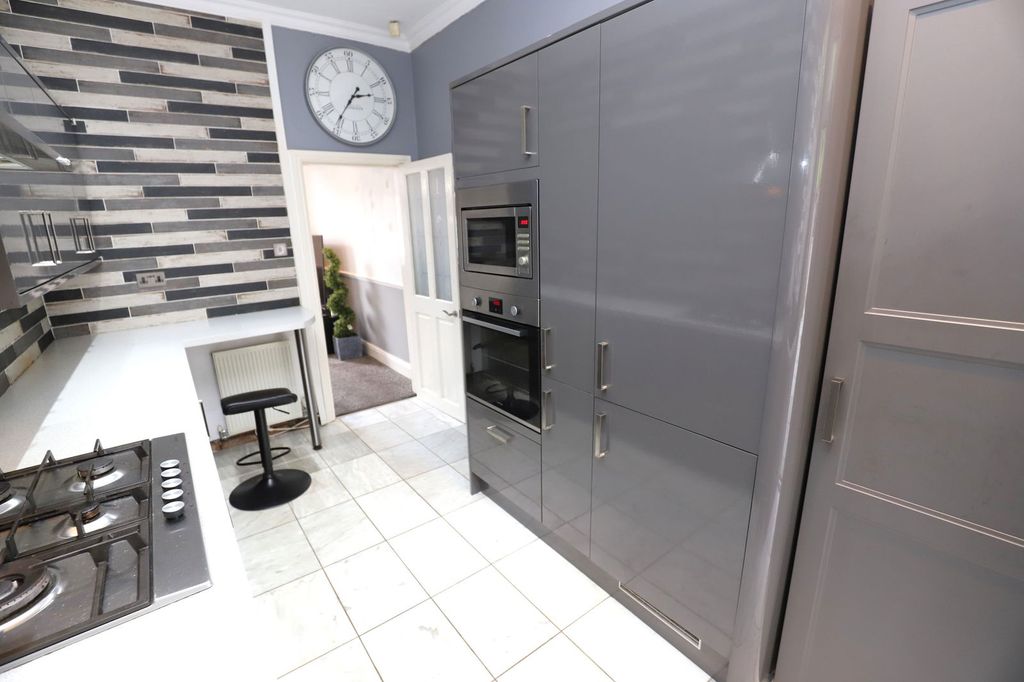 Property photo 2 of 26