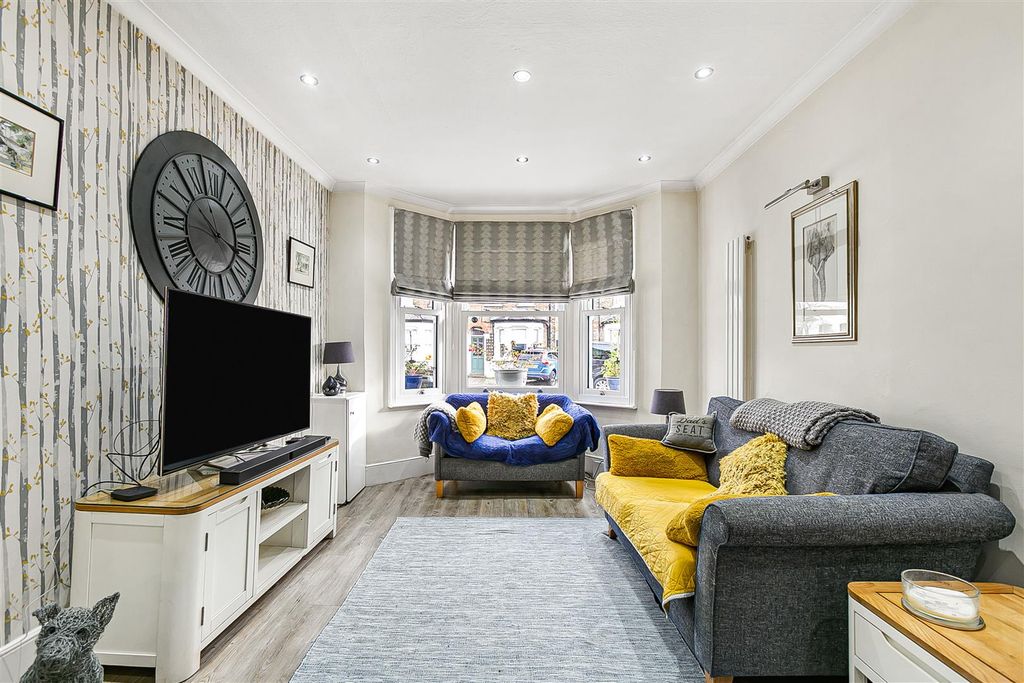 Property photo 3 of 24 25_66983.Jpg