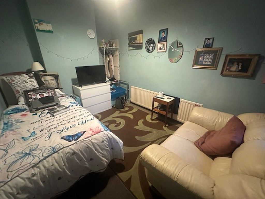 Property photo 3 of 4 Photo 3