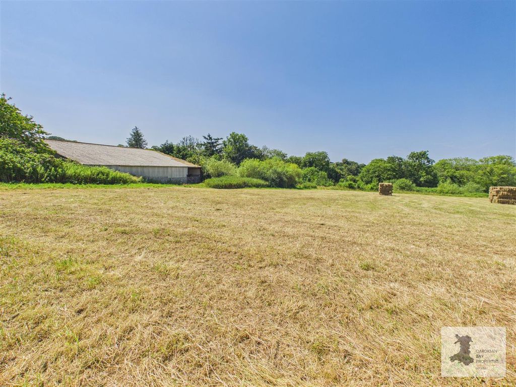Property photo 2 of 40 Field And Agricultural Shed