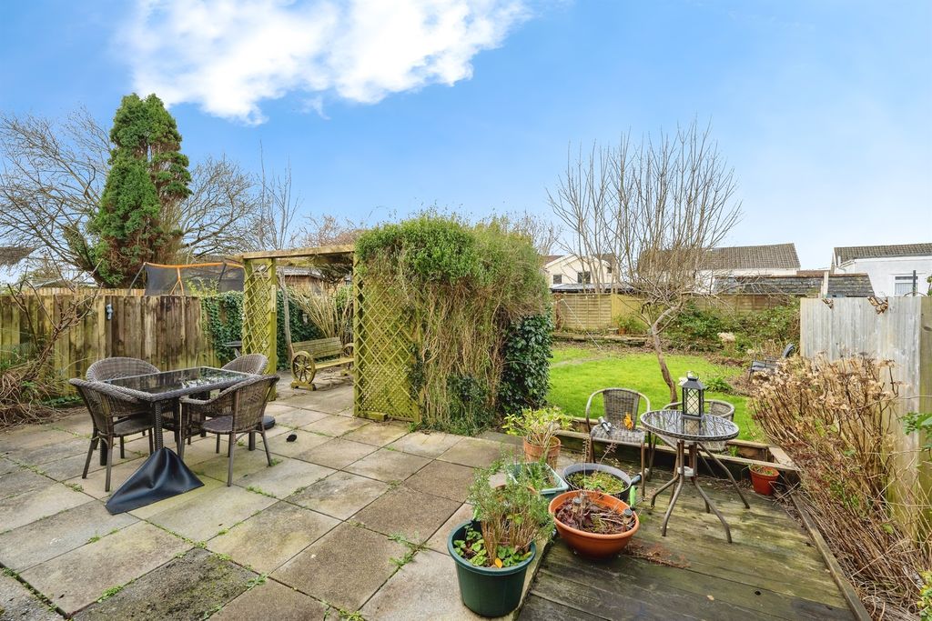 Property photo 2 of 20