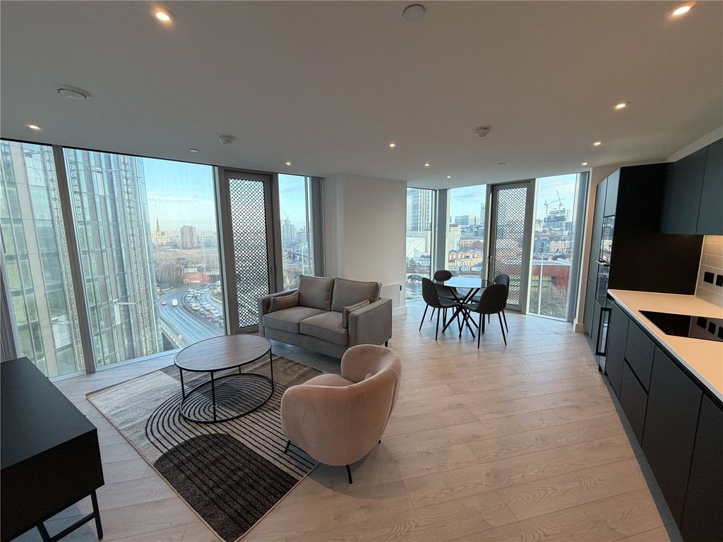 Property photo 2 of 32 Picture No. 05