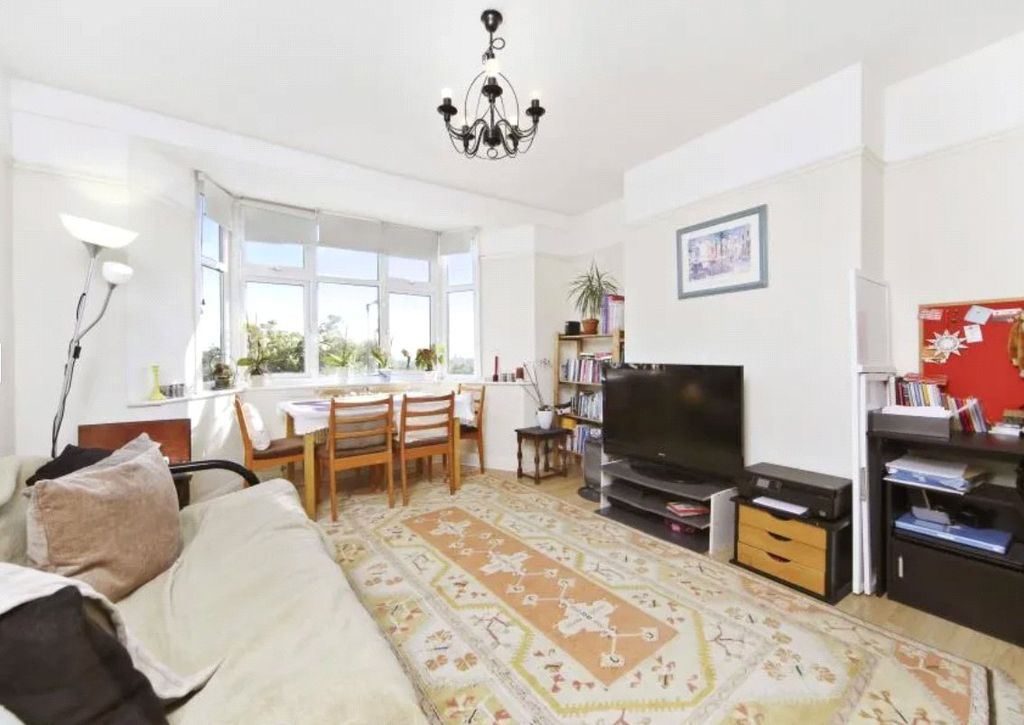 Property photo 3 of 8 Picture No. 06