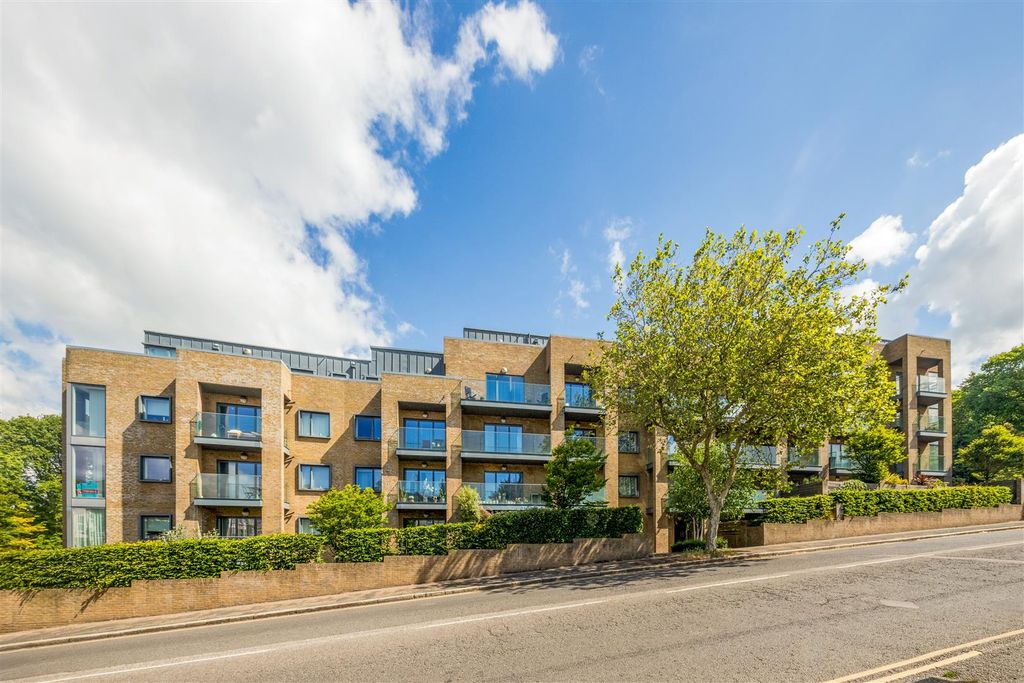 Property photo 1 of 18 29 Park House - 1.Jpg