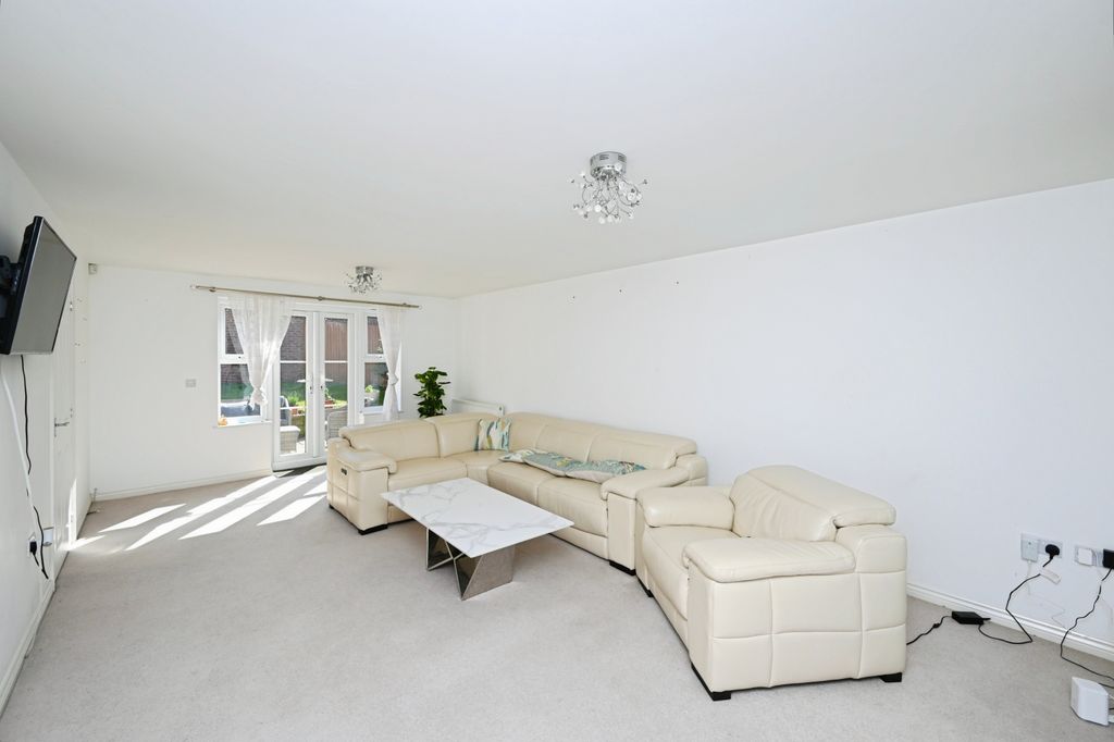 Property photo 3 of 15 Living Room