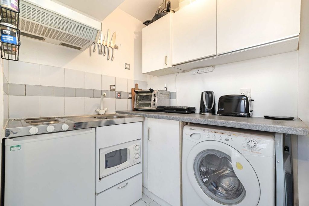 Property photo 2 of 5