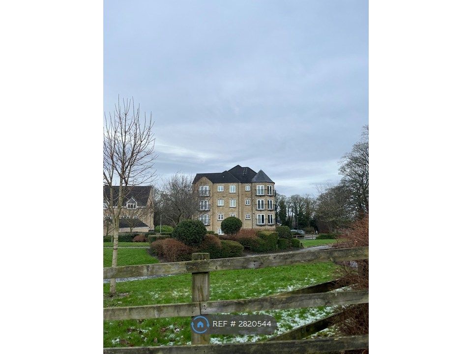 Property photo 2 of 21