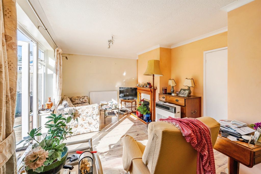 Property photo 2 of 13