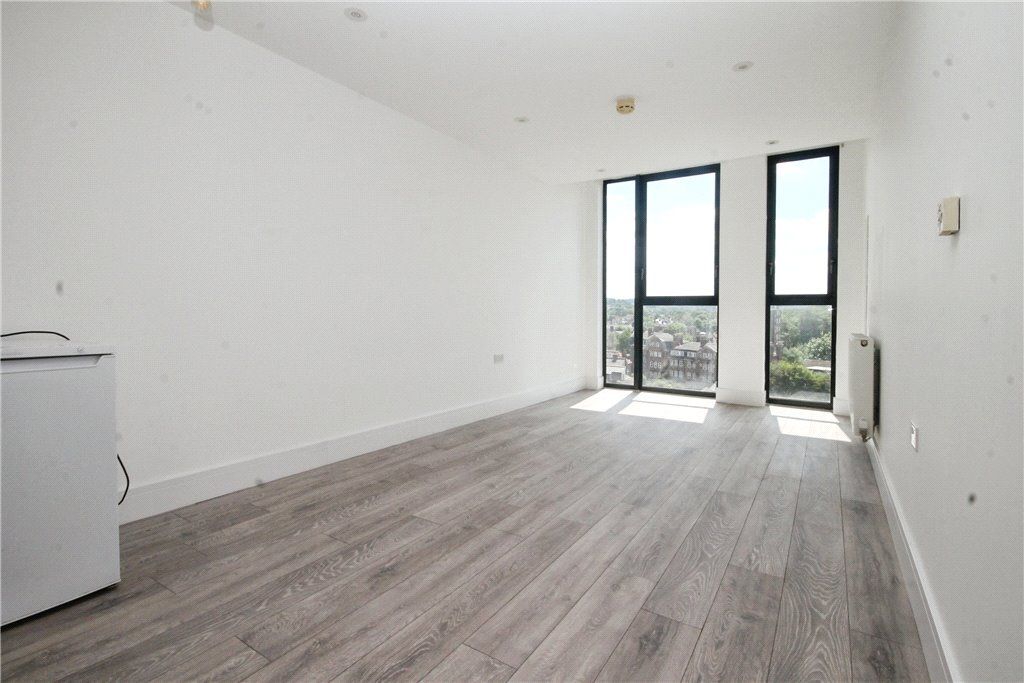 Property photo 1 of 14 Kitchen/Living Room