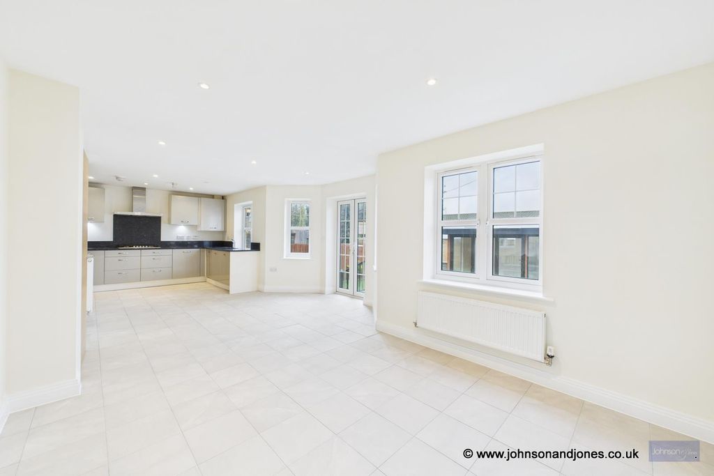 Property photo 3 of 23 3 Kitchen.Jpg
