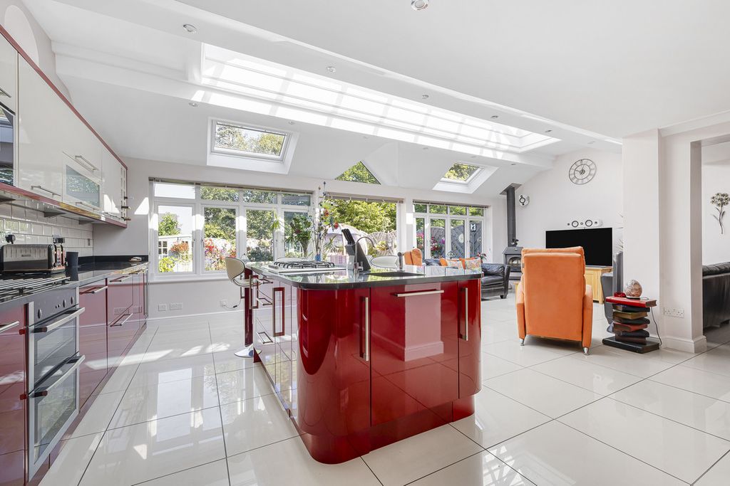 Property photo 2 of 36