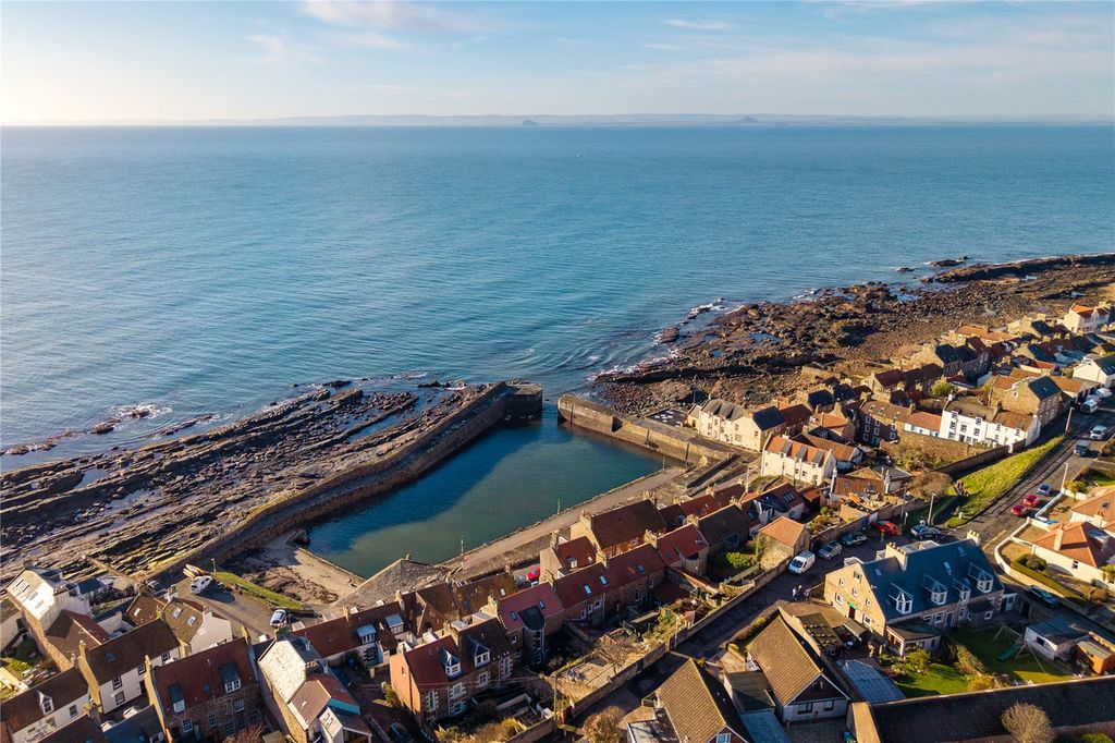 Property photo 2 of 13 Setting