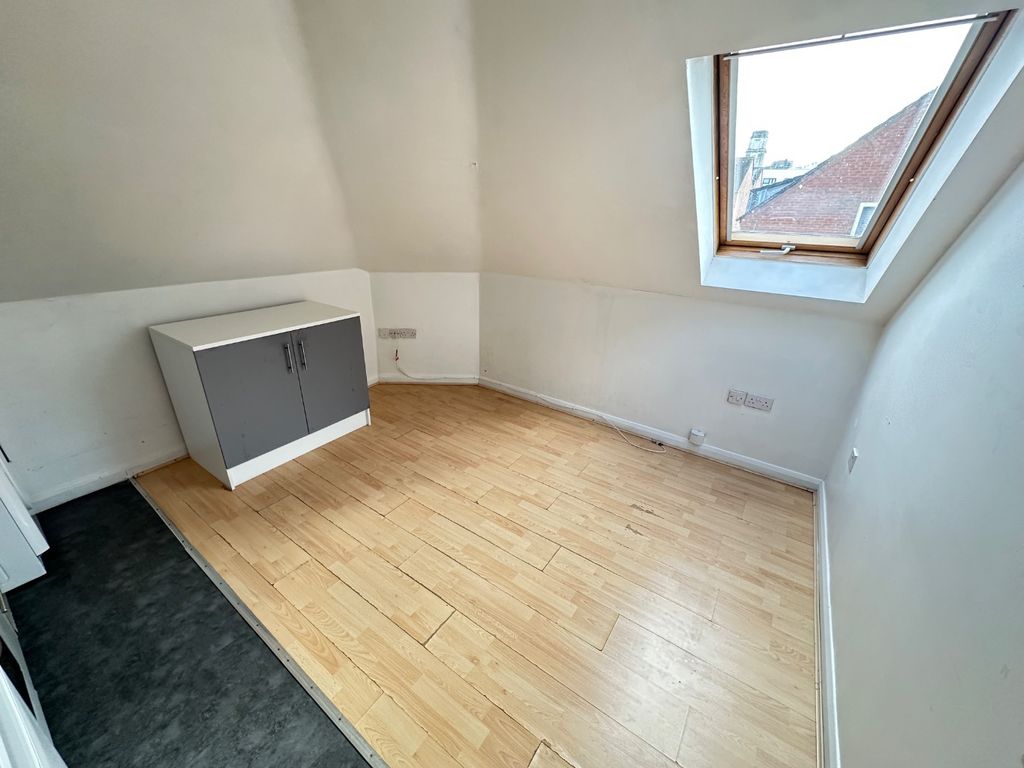 Property photo 2 of 7 4886172