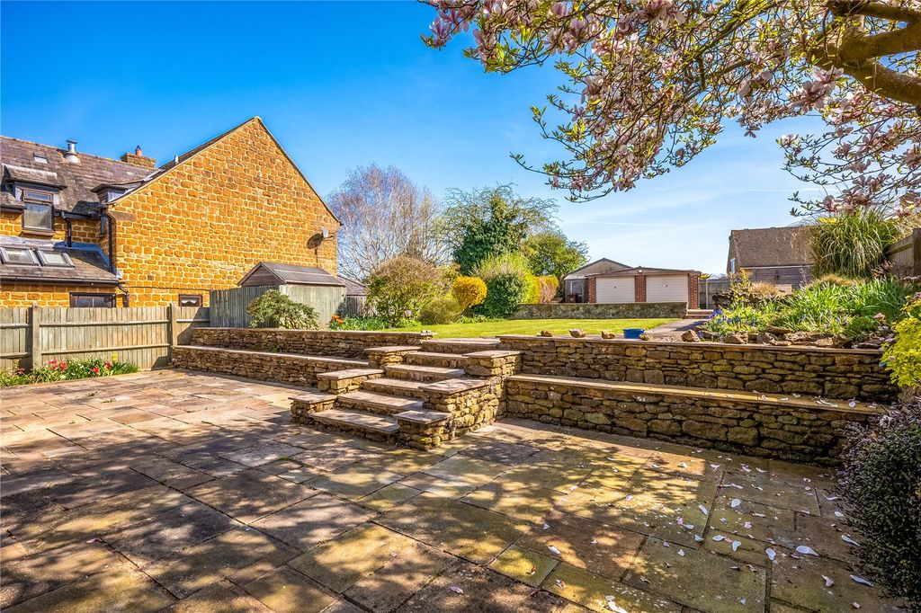 Property photo 2 of 17 Picture No. 15