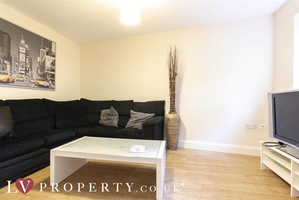 Property photo 2 of 11 N1.Jpg