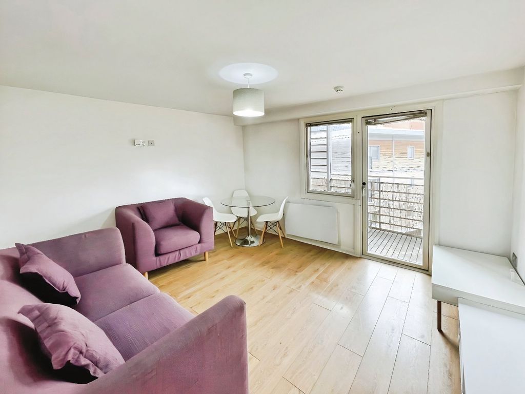 Property photo 2 of 10 Picture No. 24