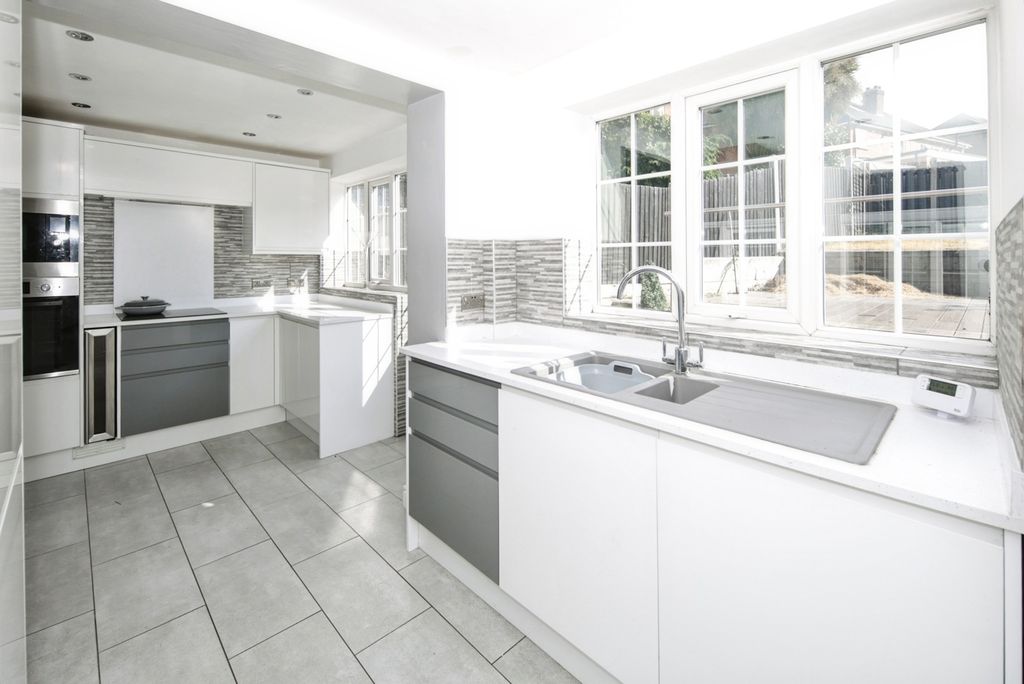 Property photo 3 of 20 Pbox-Img.Jpg