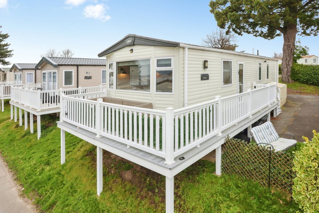 Property photo 1 of 19 Exterior