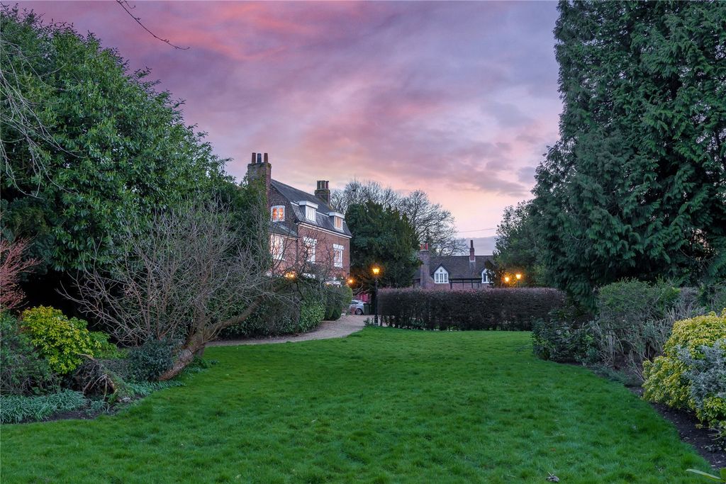 Property photo 2 of 38 Picture No. 47