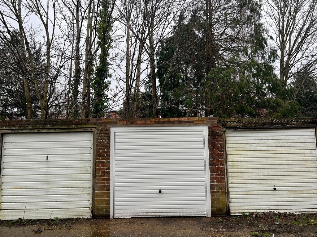 Property photo 1 of 3