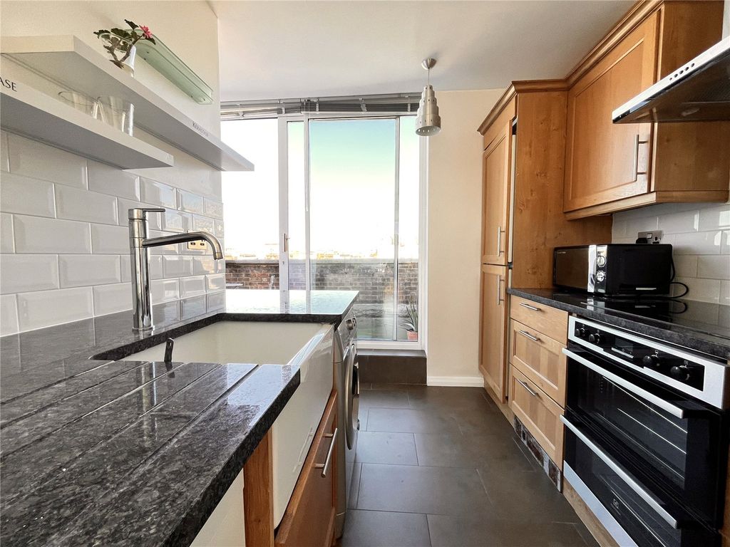 Property photo 3 of 14 Picture No. 16