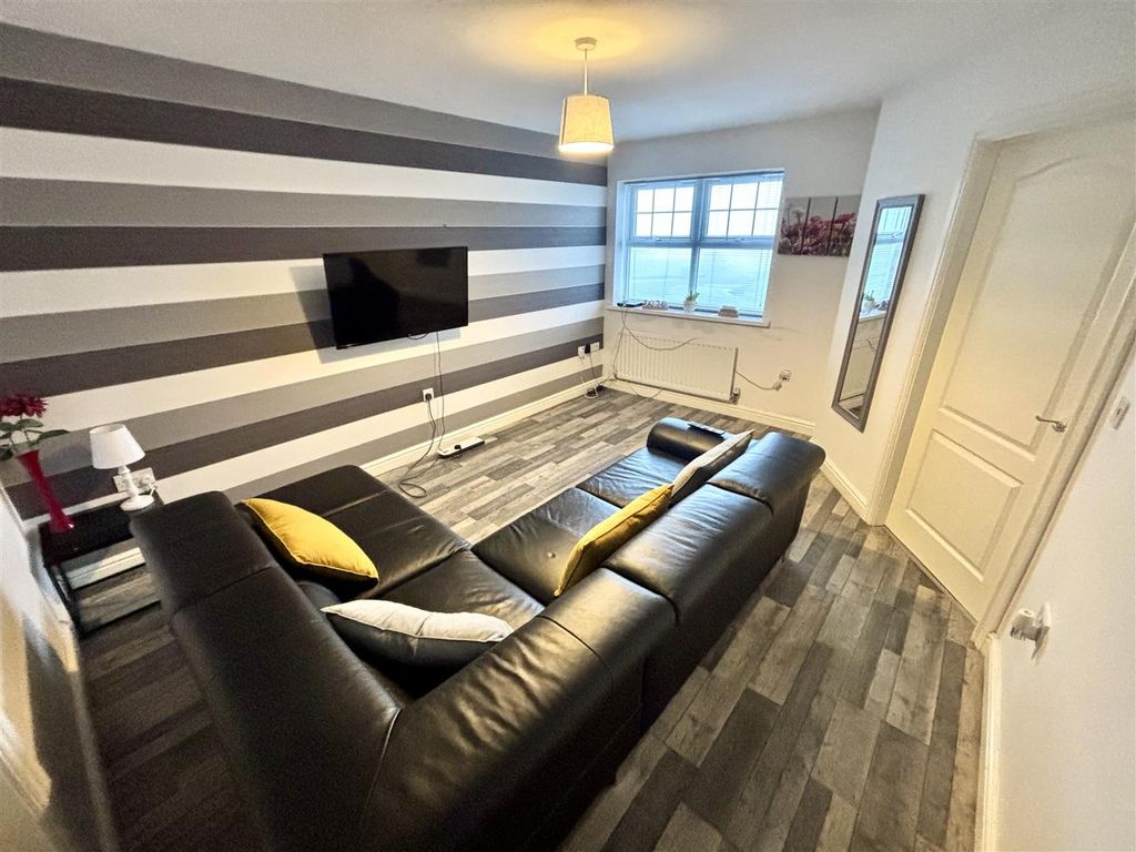 Property photo 3 of 15 Living Room